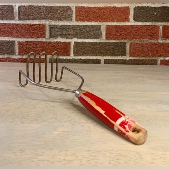 Vintage Kitchen Potato Masher Red Wooden Handled Utensil Mid-Century - Picture 5 of 5